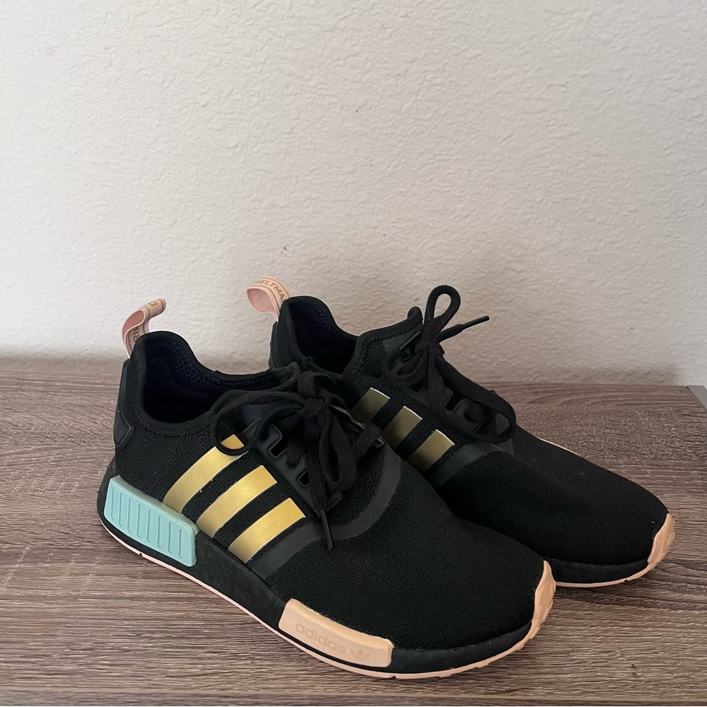 Adidas NMD_R1 Sneakers- core black/gold metallic/halo amber